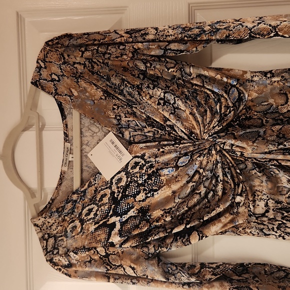 Dress - Picture 2 of 4